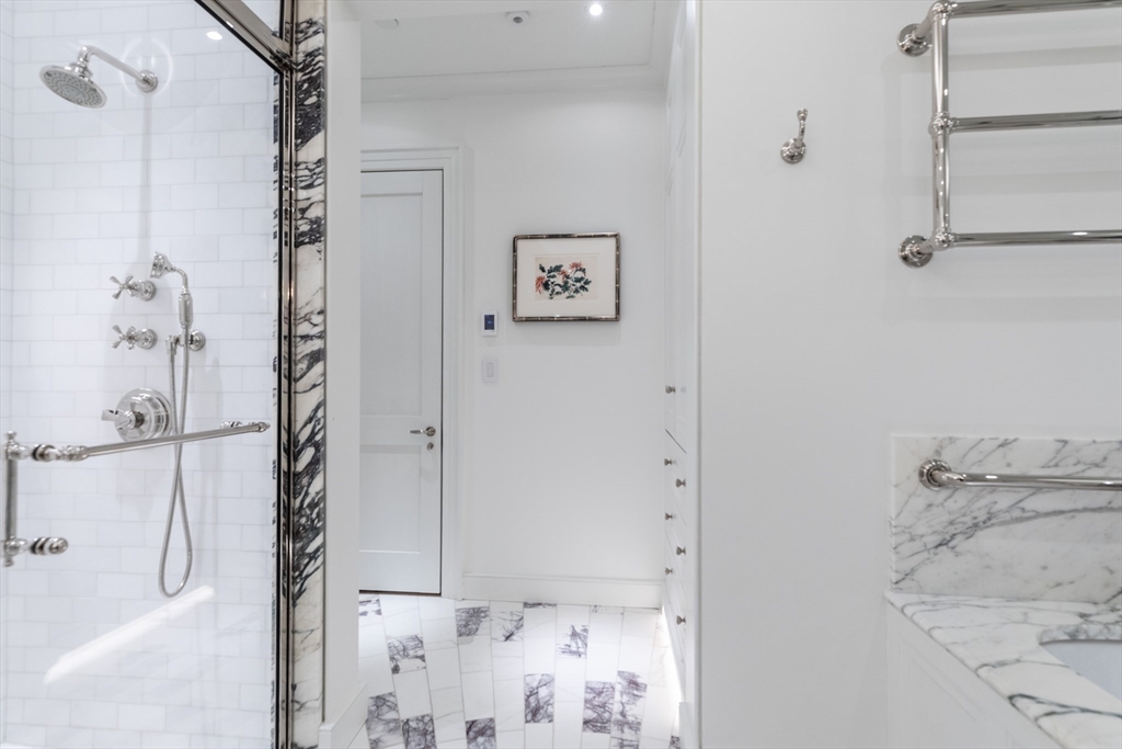 1 Dalton St #3902 Boston, MA 02199