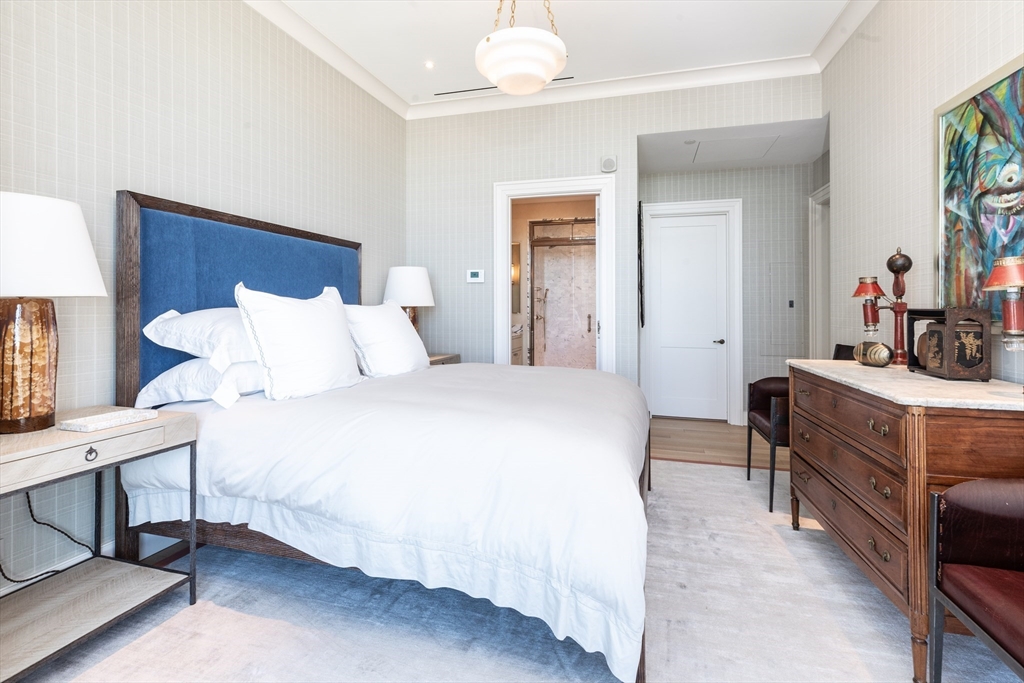 1 Dalton St #3902 Boston, MA 02199