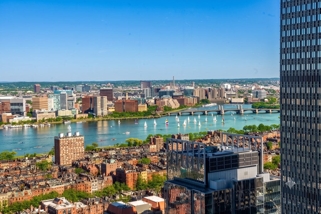 1 Dalton St #3902 Boston, MA 02199