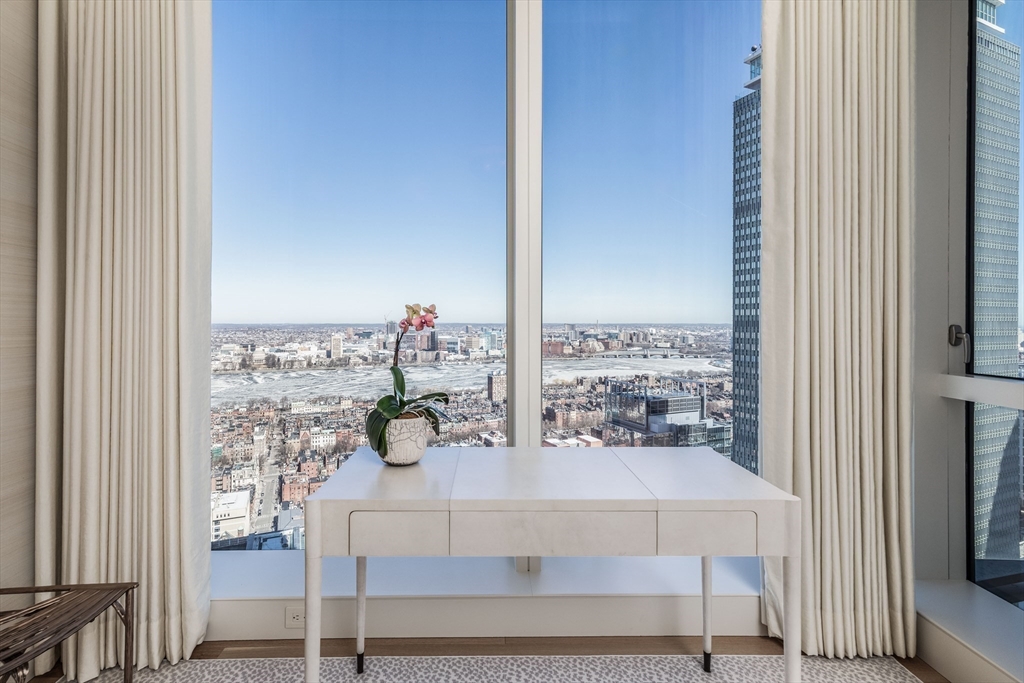 1 Dalton St #3902 Boston, MA 02199