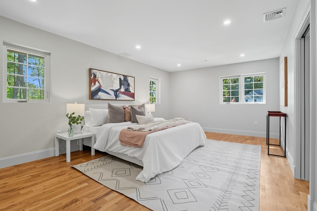 9 Lovis Ave Wakefield, MA 01880 9 Lovis Ave Wakefield, MA 01880