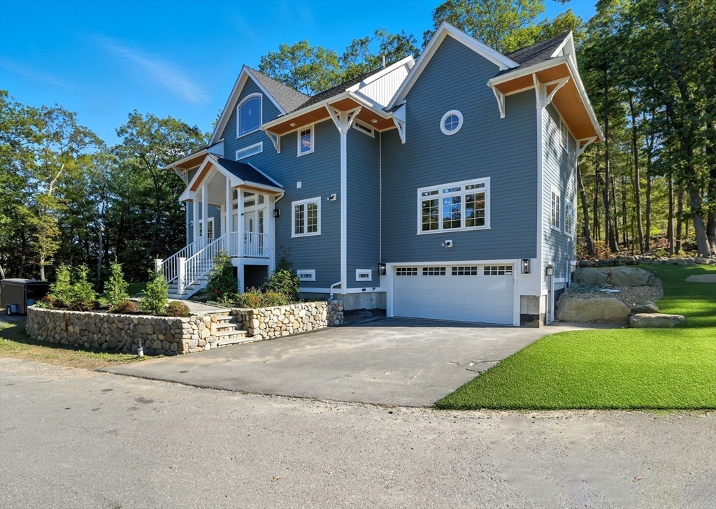9 Lovis Ave Wakefield, MA 01880 9 Lovis Ave Wakefield, MA 01880