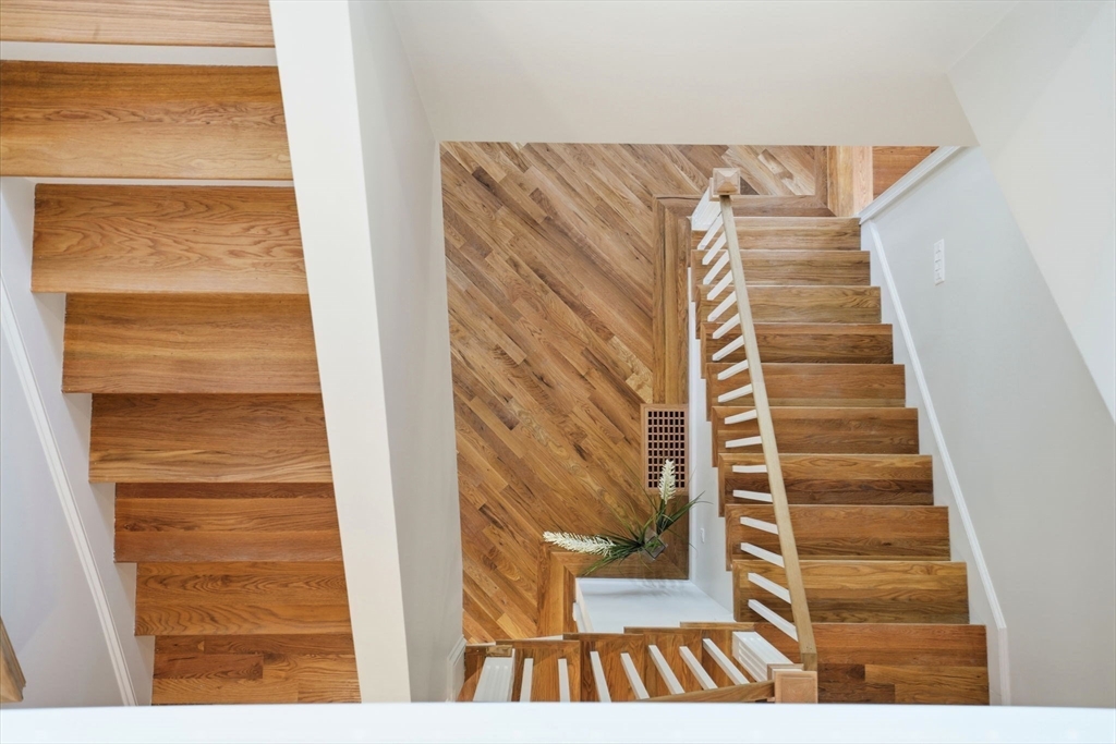 9 Lovis Ave Wakefield, MA 01880