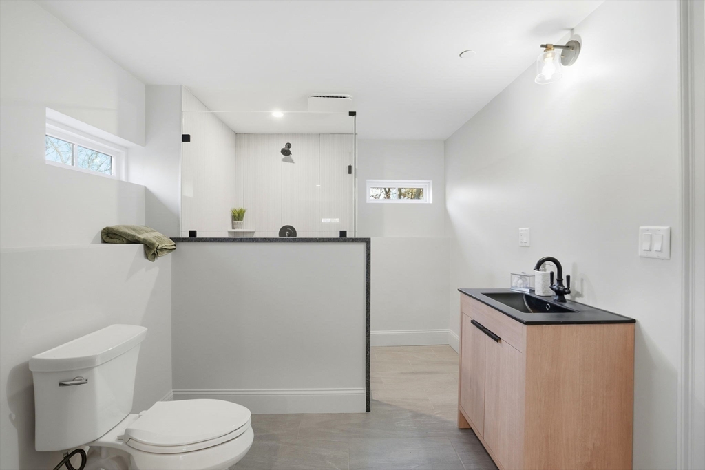 9 Lovis Ave Wakefield, MA 01880