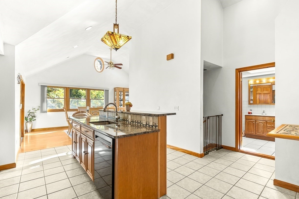 1 Ludlow Ave Wakefield, MA 01880 1 Ludlow Ave Wakefield, MA 01880
