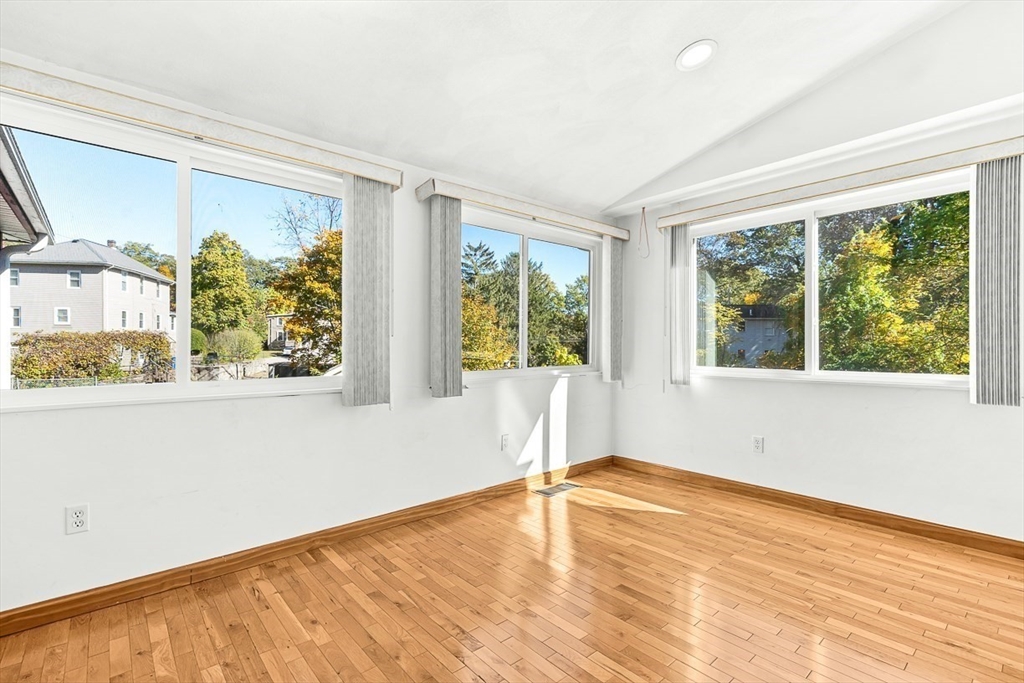 1 Ludlow Ave Wakefield, MA 01880 1 Ludlow Ave Wakefield, MA 01880