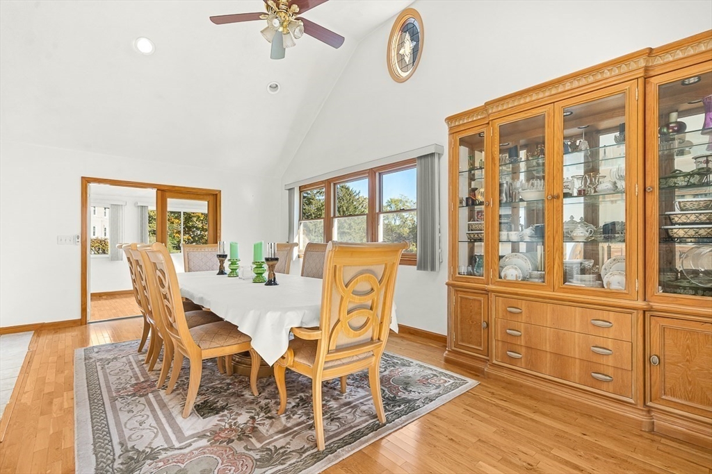 1 Ludlow Ave Wakefield, MA 01880 1 Ludlow Ave Wakefield, MA 01880