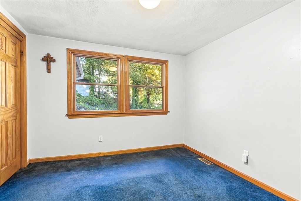 1 Ludlow Ave Wakefield, MA 01880 1 Ludlow Ave Wakefield, MA 01880