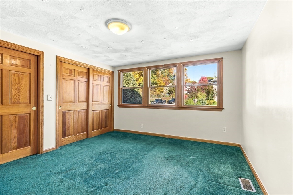 1 Ludlow Ave Wakefield, MA 01880 1 Ludlow Ave Wakefield, MA 01880