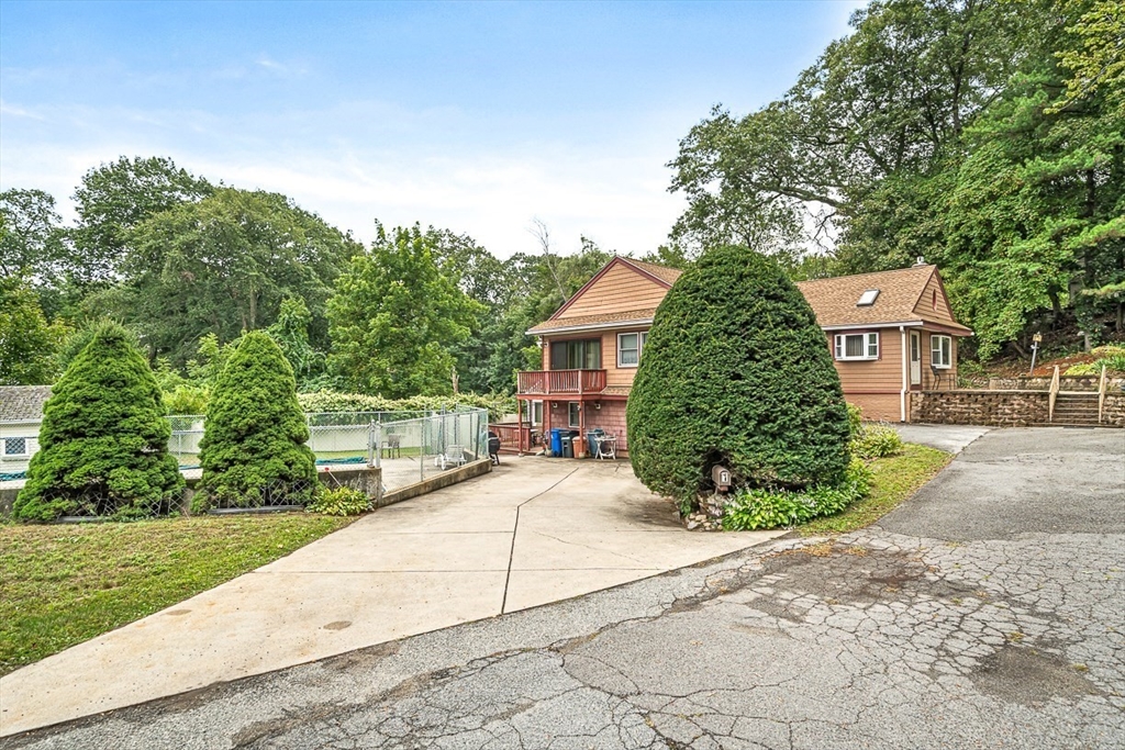 1 Ludlow Ave Wakefield, MA 01880 1 Ludlow Ave Wakefield, MA 01880
