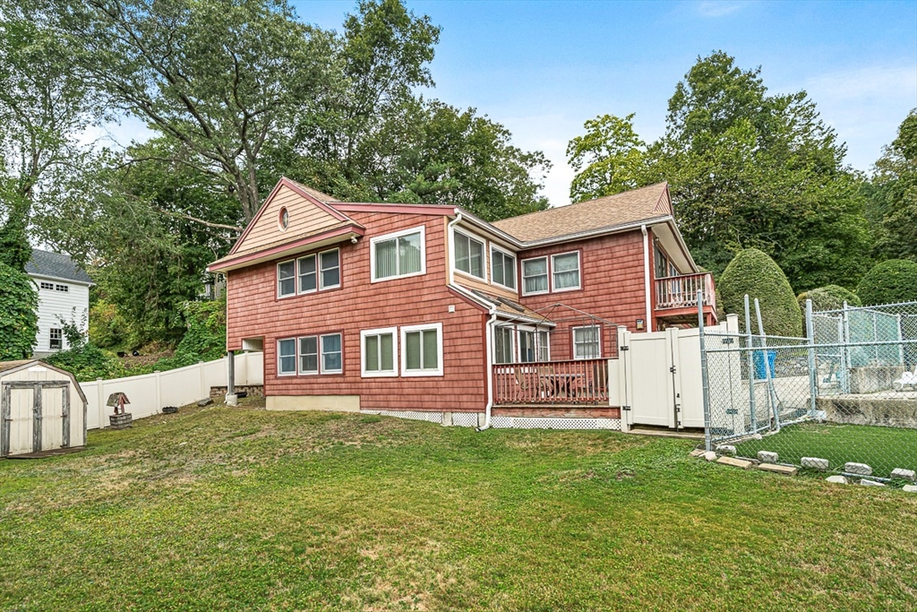 1 Ludlow Ave Wakefield, MA 01880 1 Ludlow Ave Wakefield, MA 01880