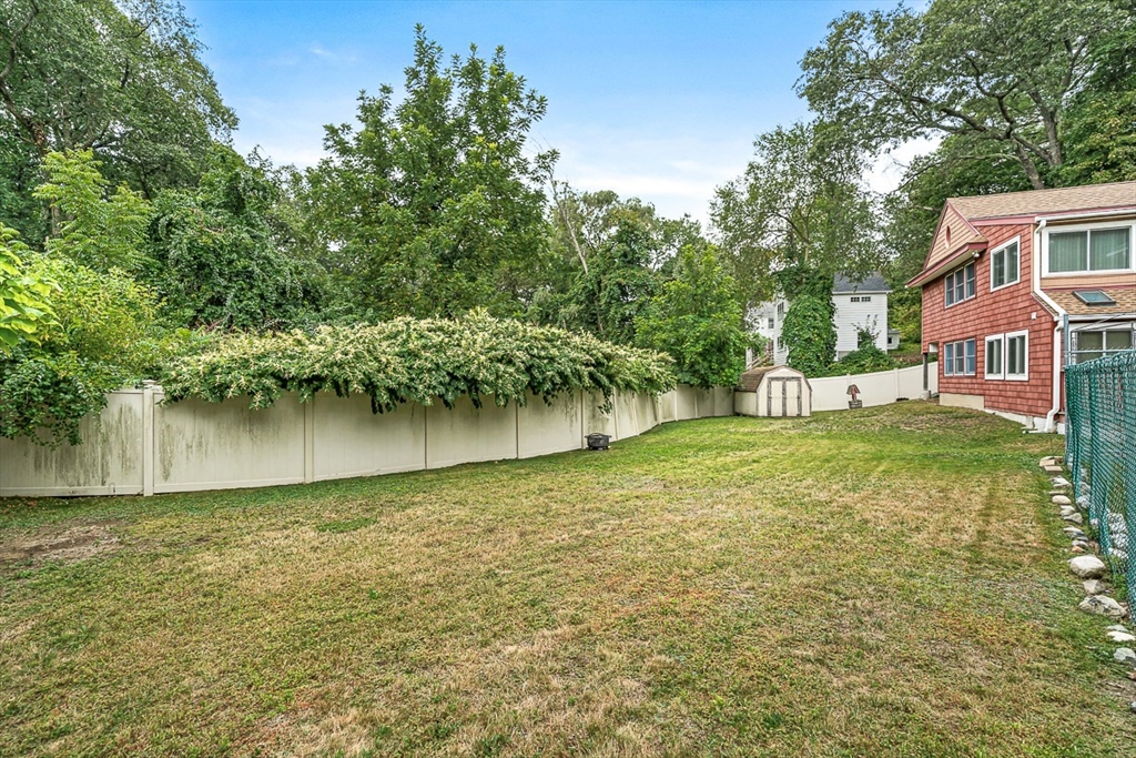 1 Ludlow Ave Wakefield, MA 01880 1 Ludlow Ave Wakefield, MA 01880