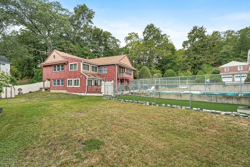 1 Ludlow Ave Wakefield, MA 01880 1 Ludlow Ave Wakefield, MA 01880