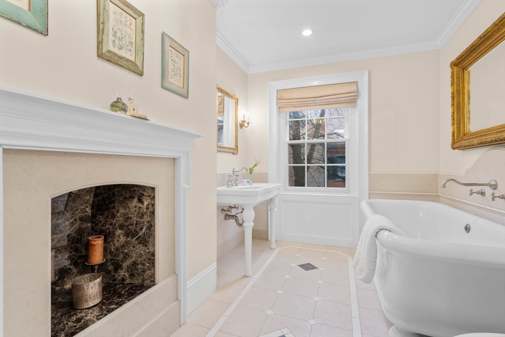 15 West Cedar St Boston, MA 02108