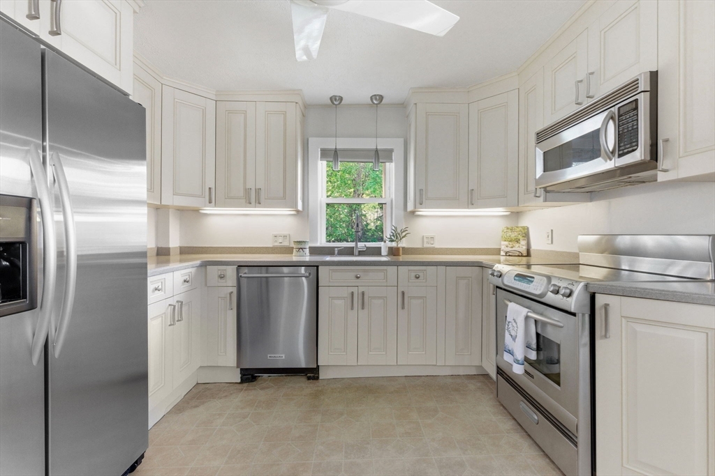 6 Highland St Wakefield, MA 01880