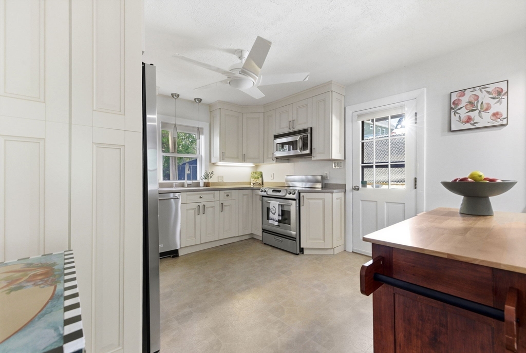 6 Highland St Wakefield, MA 01880