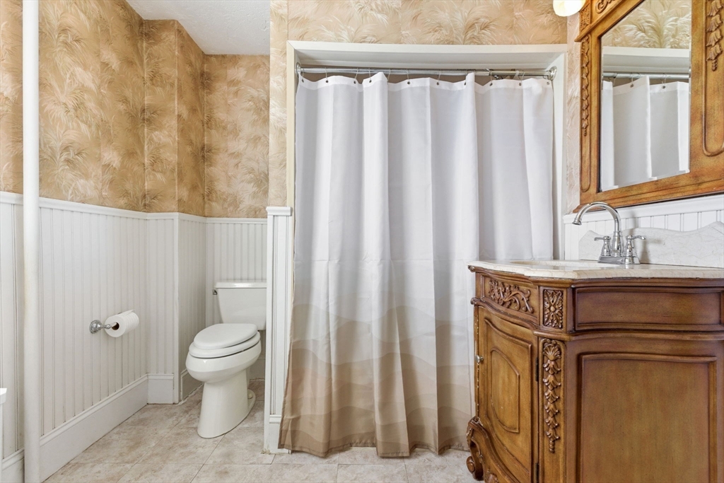 6 Highland St Wakefield, MA 01880