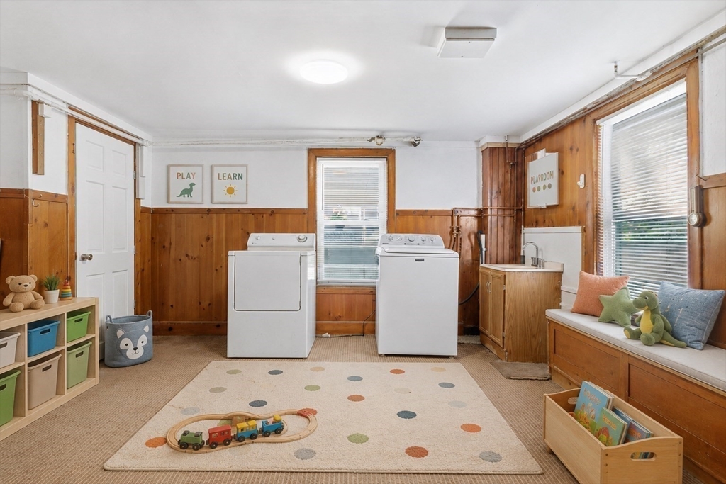 6 Highland St Wakefield, MA 01880