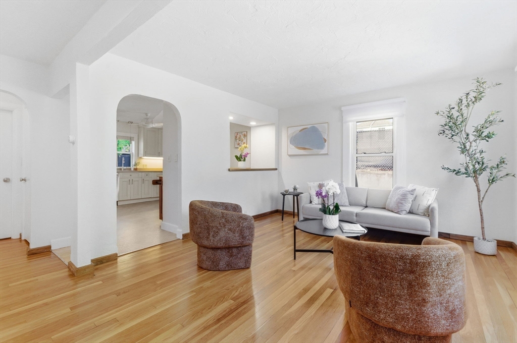 6 Highland St Wakefield, MA 01880