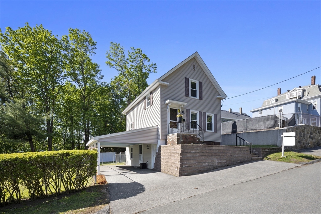 6 Highland St Wakefield, MA 01880