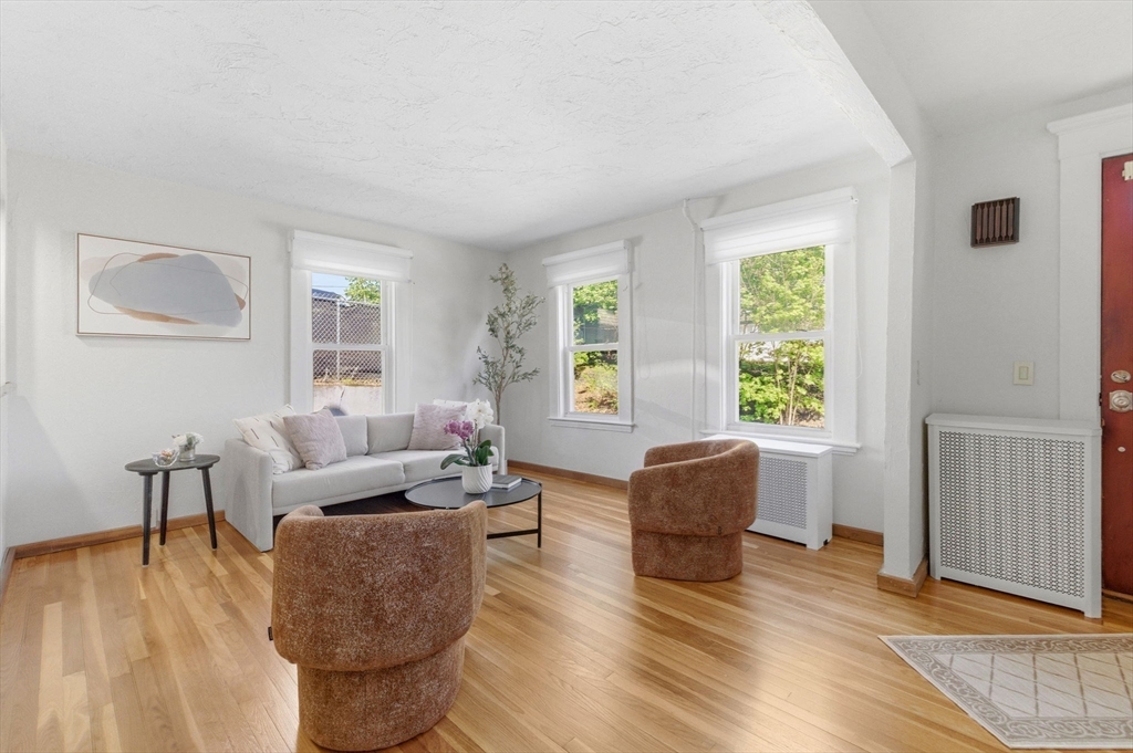 6 Highland St Wakefield, MA 01880