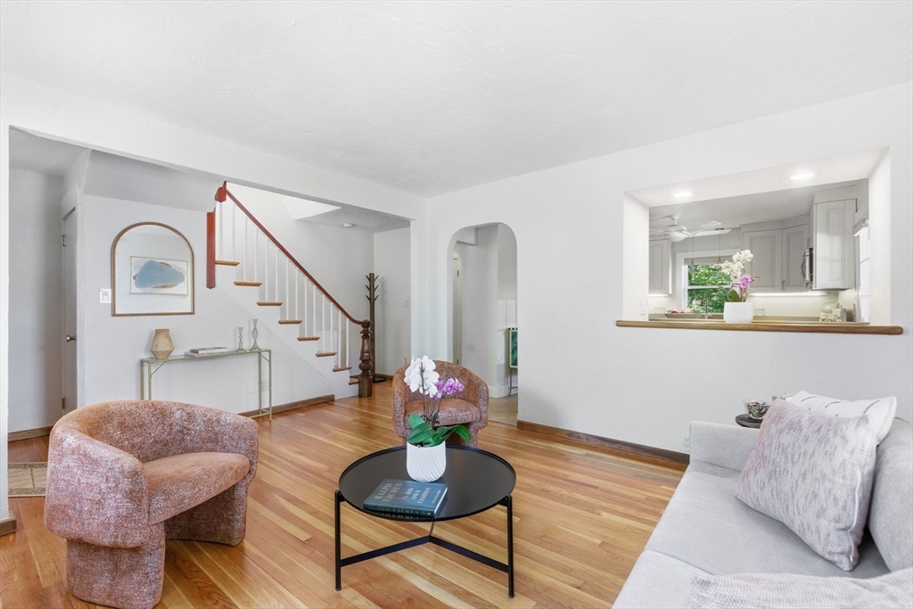 6 Highland St Wakefield, MA 01880
