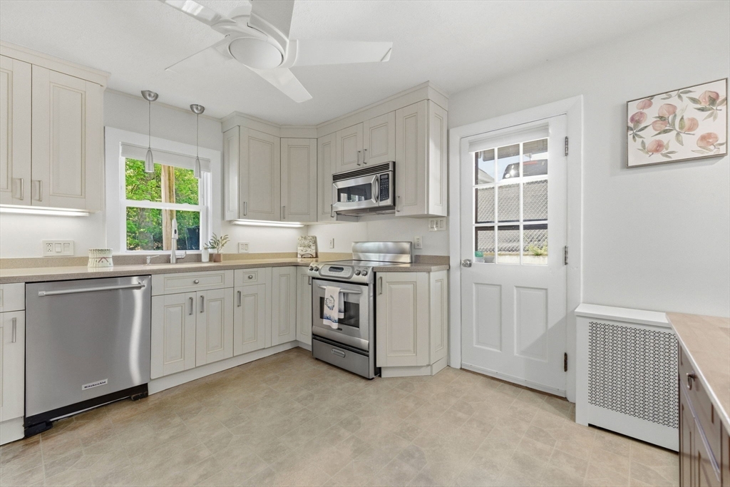 6 Highland St Wakefield, MA 01880