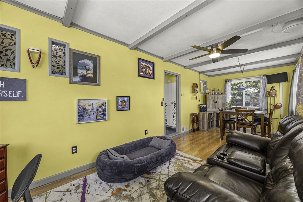 39 Wakefield St Springfield, MA 01151