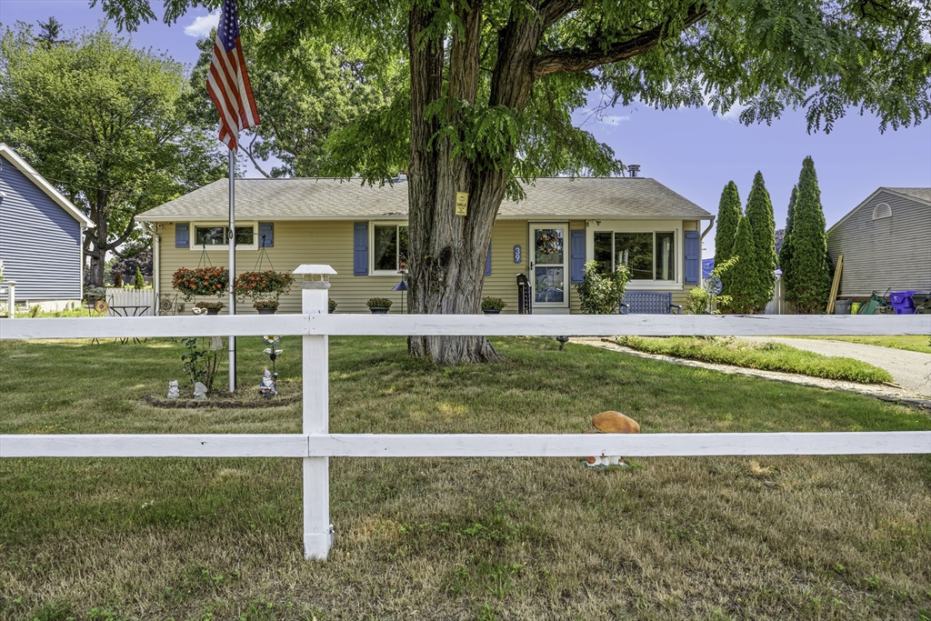 39 Wakefield St Springfield, MA 01151