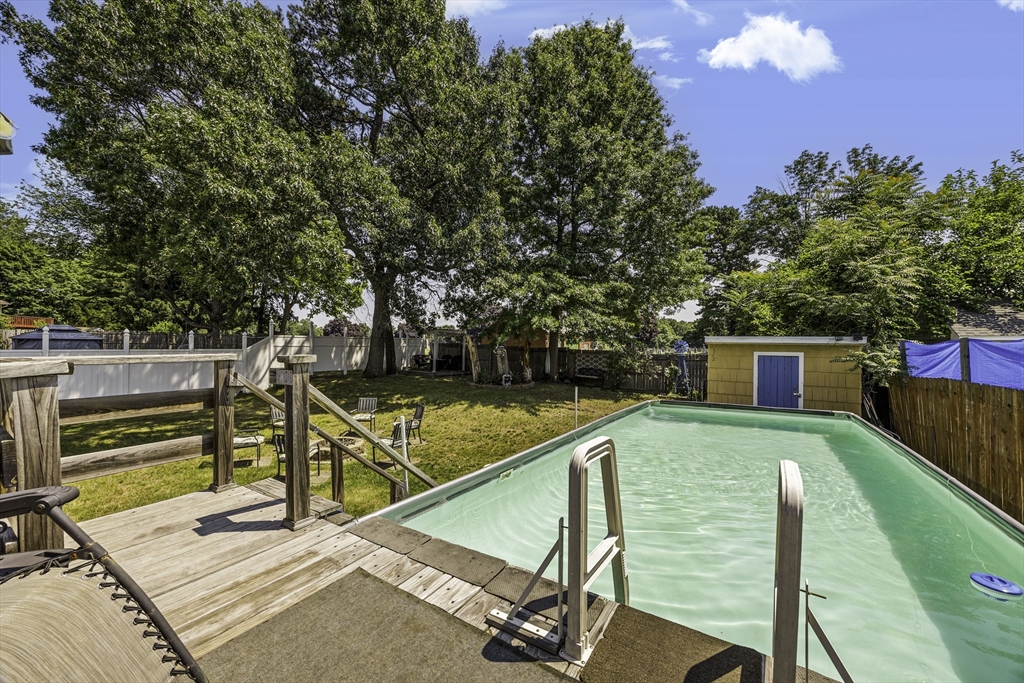 39 Wakefield St Springfield, MA 01151