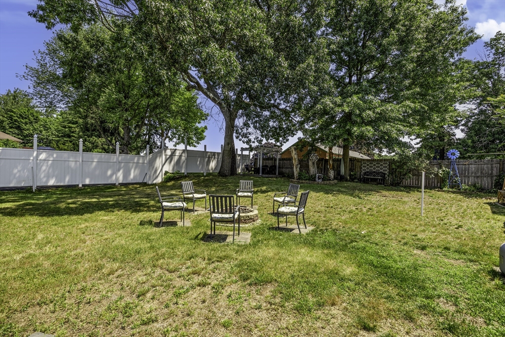 39 Wakefield St Springfield, MA 01151