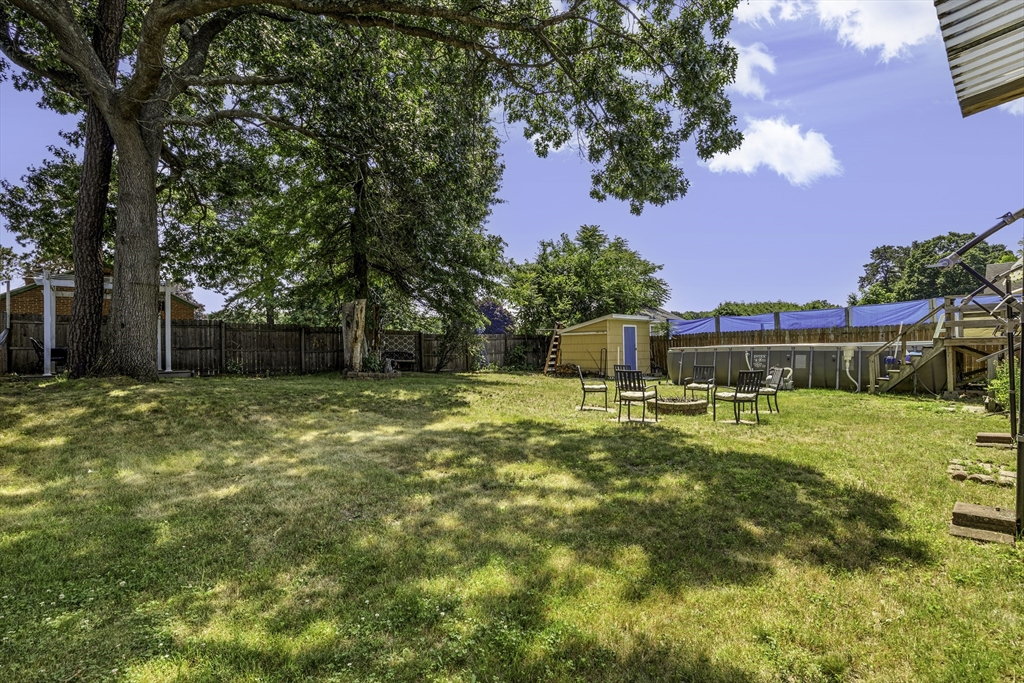 39 Wakefield St Springfield, MA 01151
