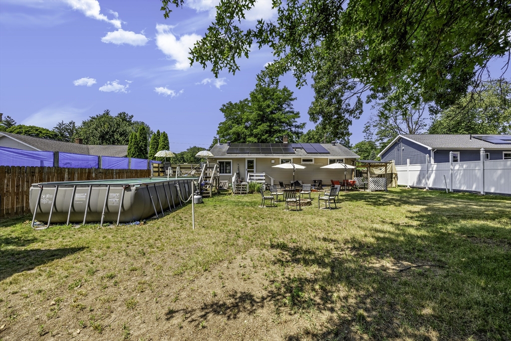 39 Wakefield St Springfield, MA 01151