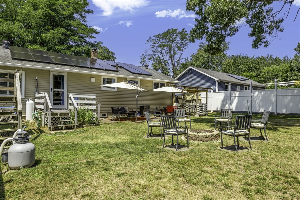 39 Wakefield St Springfield, MA 01151