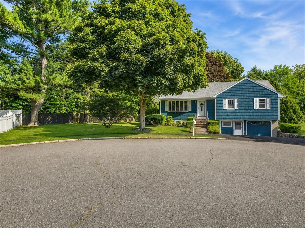 7 Kennedy Cir Wakefield, MA 01880