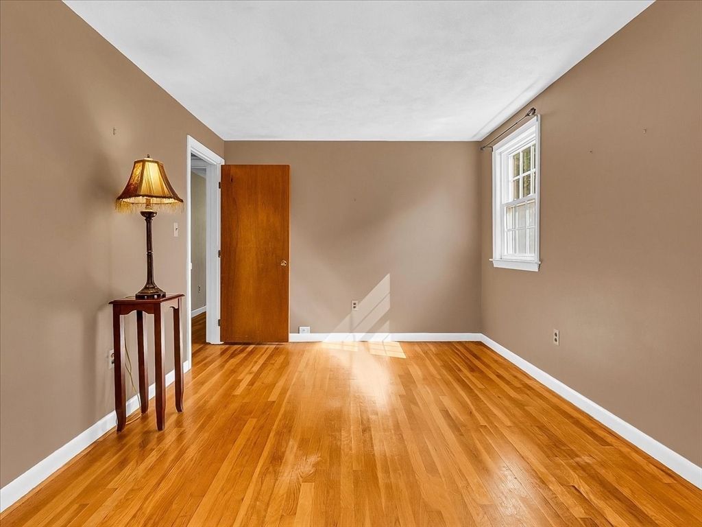 7 Kennedy Cir Wakefield, MA 01880