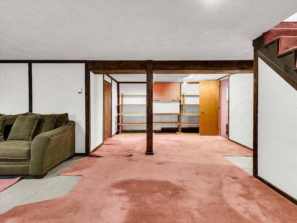 7 Kennedy Cir Wakefield, MA 01880