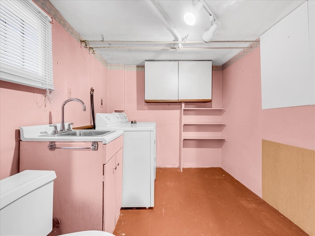7 Kennedy Cir Wakefield, MA 01880