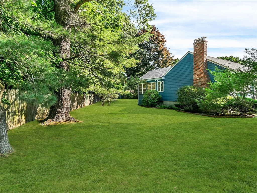 7 Kennedy Cir Wakefield, MA 01880