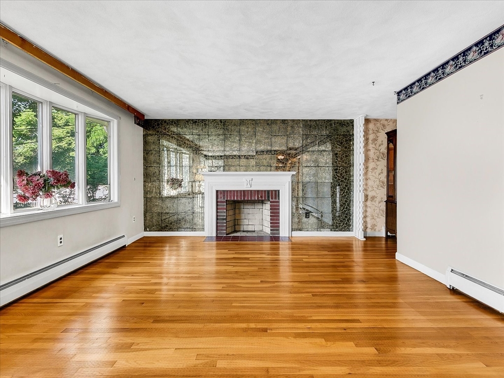 7 Kennedy Cir Wakefield, MA 01880