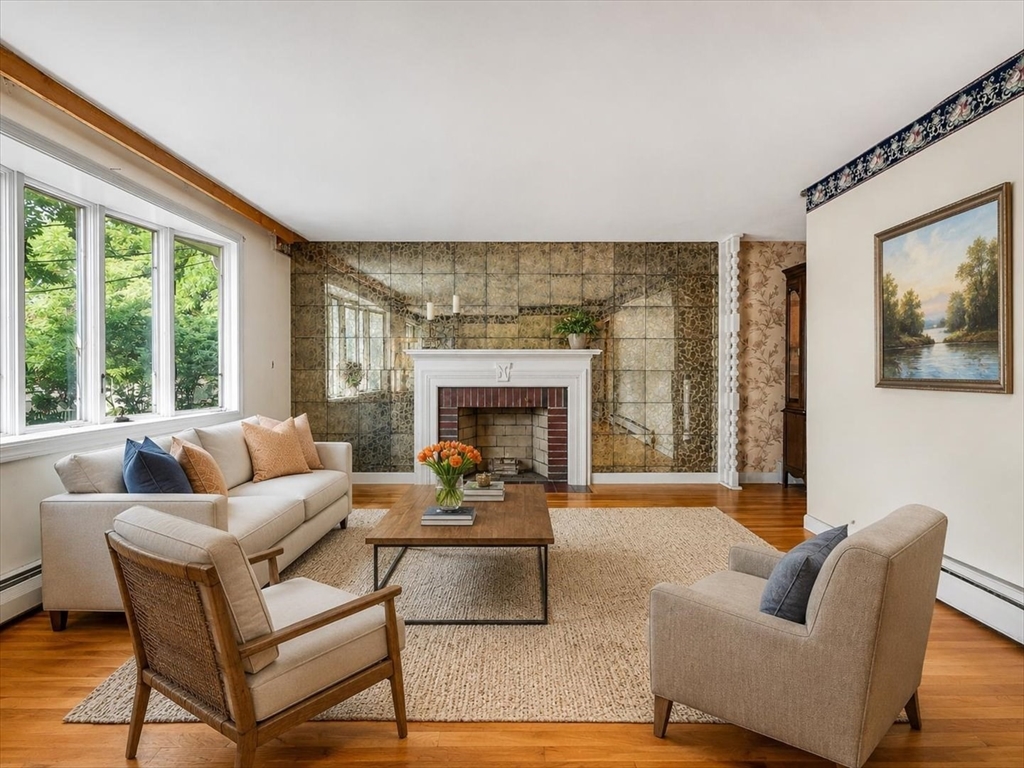 7 Kennedy Cir Wakefield, MA 01880