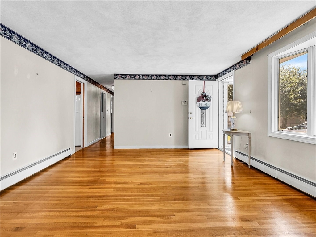 7 Kennedy Cir Wakefield, MA 01880