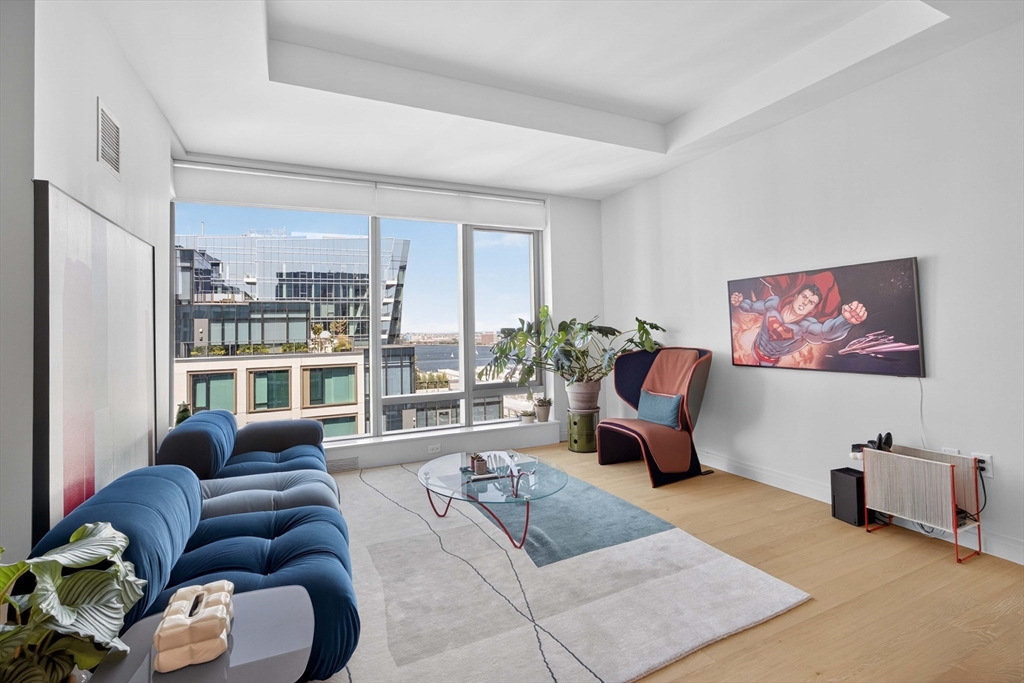 135 Seaport Blvd #2001