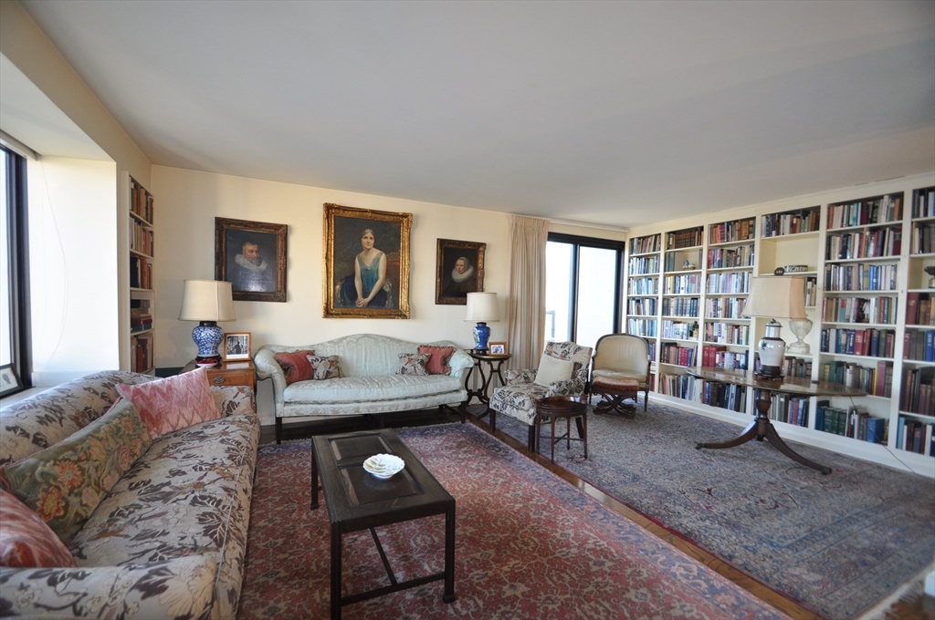 65 E India Row #PHF Boston, MA 02110