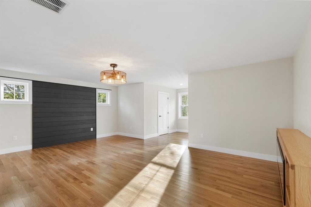 395 Vernon St Wakefield, MA 01880