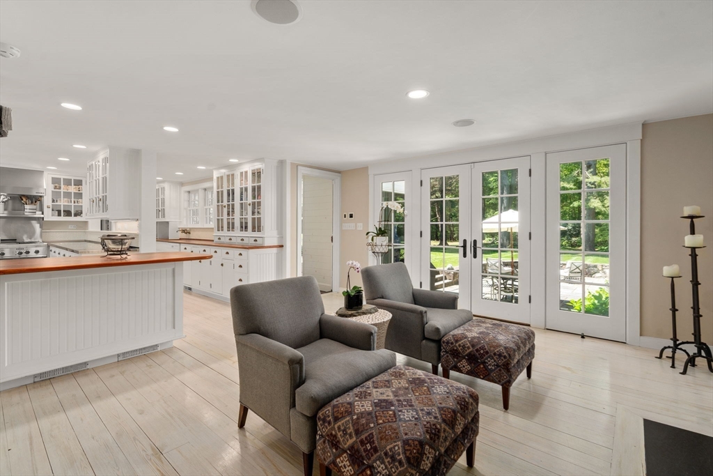 4 Claybrook Rd Dover, MA 02030