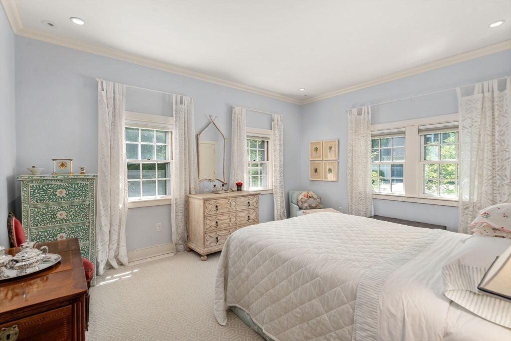 4 Claybrook Rd Dover, MA 02030