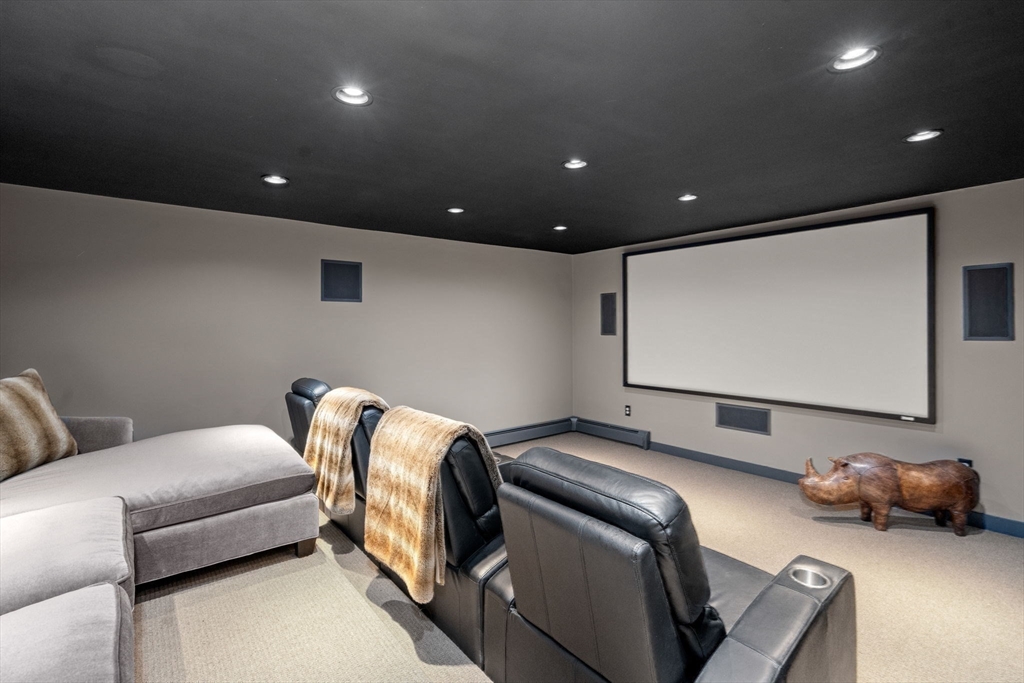 4 Claybrook Rd Dover, MA 02030