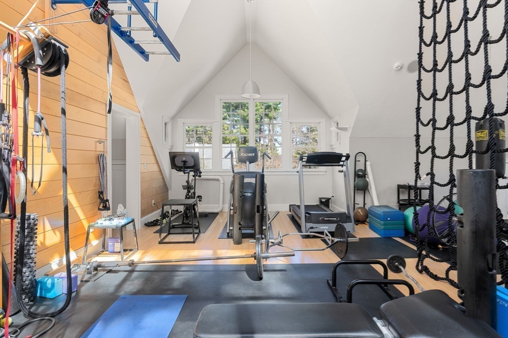 4 Claybrook Rd Dover, MA 02030