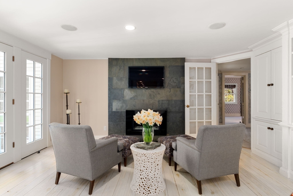 4 Claybrook Rd Dover, MA 02030